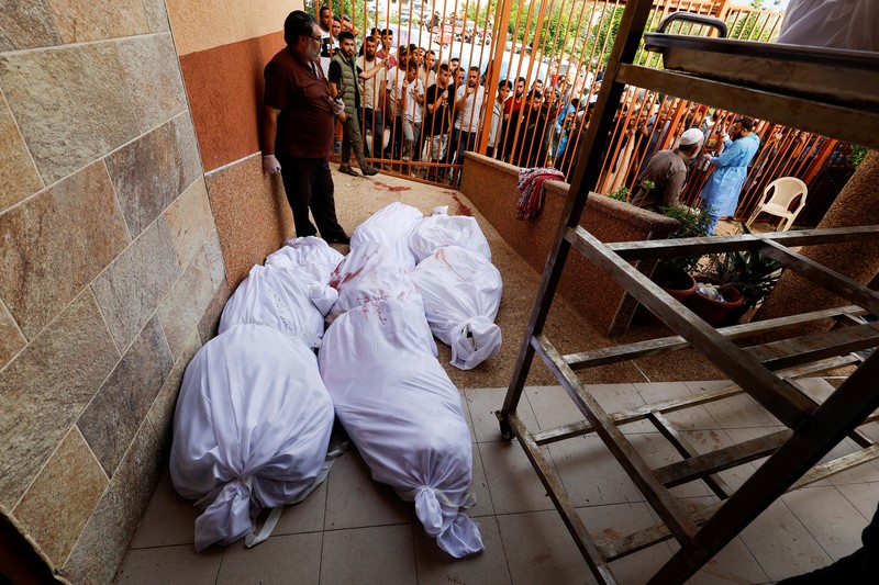 Jenazah warga Palestina yang tewas dalam serangan Israel dibaringkan di sebuah rumah sakit di Khan Younis di Jalur Gaza selatan (REUTERS/Mohammed Salem) Jenazah warga Palestina yang tewas dalam serangan Israel dibaringkan di sebuah rumah sakit di Khan Younis di Jalur Gaza selatan (REUTERS/Mohammed Salem)