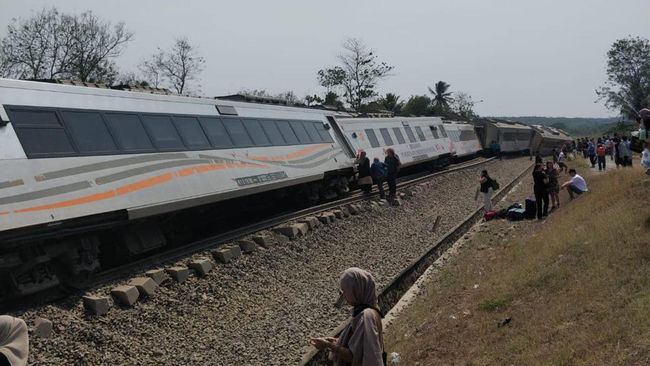 Train Accident Involving Argo Semeru and Argo Wilis in Kulon Progo