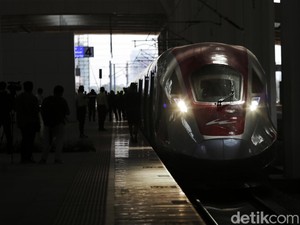 Punya WHOOSH, Indonesia Bak Negara Maju Adaptasi Kereta Cepat