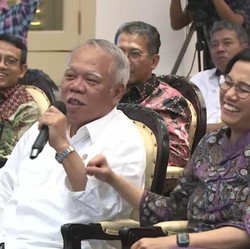 Asiknya Pak Bas Main Drum, Sri Mulyani Nyanyi Bareng Andien