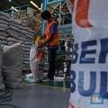 Stok Bulog Dikuasai Beras Impor, Kenapa Gak Beli dari Petani?