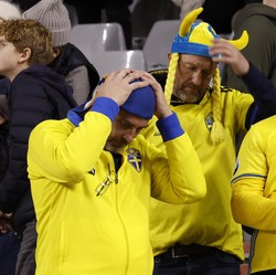 Ada Penembakan, Fans Belgia-Swedia 'Terkurung' di Stadion