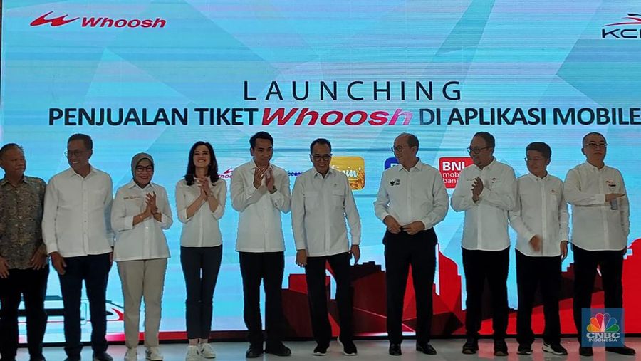 Peresmian bersama Menhub, Wamen BUMN II dan Jajaran Direksi Himbara saat launching Penjualan Tiket Whoosh di Aplikasi Mobile. (CNBC indonesia/Feri Sandria)