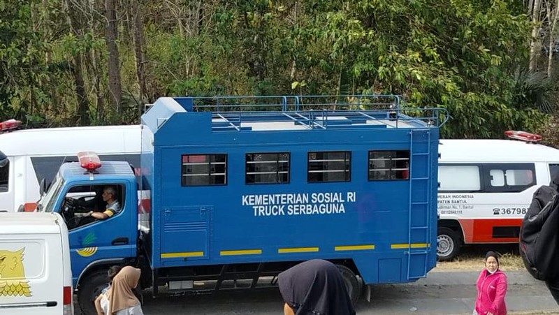 Kereta Api Argo Semeru anjlok di kilometer 520 +4 Petak Jalan Sentolo, Wates, Selasa (17/10). (Dok. Facebook @Chiara Hawnuhita)