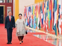 Rute Panjang Jokowi Saat Politik RI Panas: China Sampai Arab!