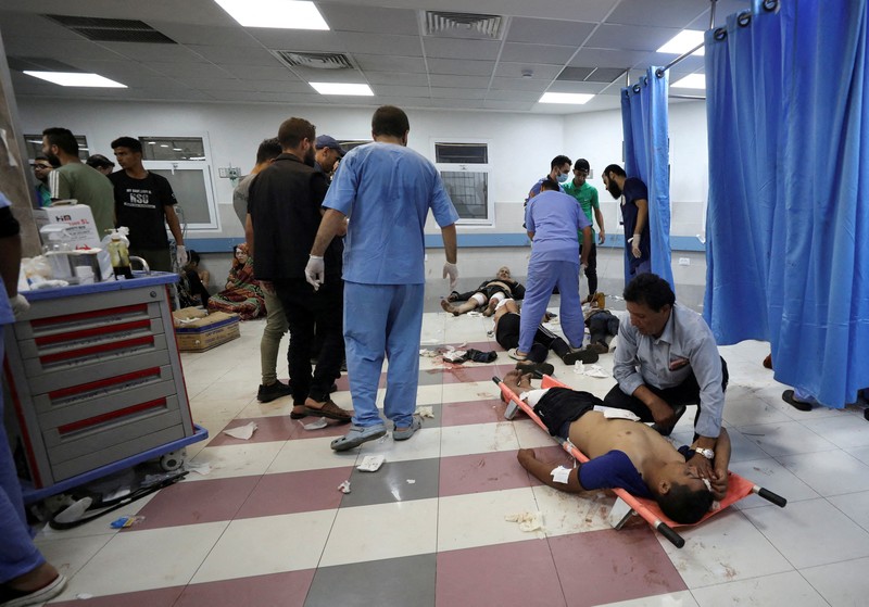 Sebuah video menampilkan detik-detik rumah sakit Gaza dibombardir Israel. Sebuah video menampilkan detik-detik rumah sakit Gaza dibombardir Israel. (Tangkapan Layar Video Reuters)