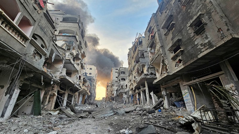 Pasukan Israel meluncurkan rudal ke arah Jalur Gaza terlihat dari Ashkelon, di Israel selatan, 17 Oktober 2023. (REUTERS/Amir Cohen) Pasukan Israel meluncurkan rudal ke arah Jalur Gaza terlihat dari Ashkelon, di Israel selatan, 17 Oktober 2023. (REUTERS/Amir Cohen)