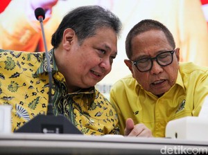 Di Hadapan Jokowi, Airlangga Sebut Ketum Projo Sebentar Lagi Jadi Golkar