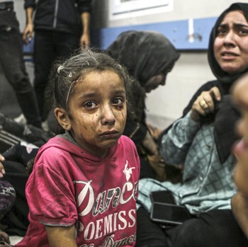 Detik-Detik Rumah Sakit Gaza Dihantam Rudal, 500 Orang Tewas