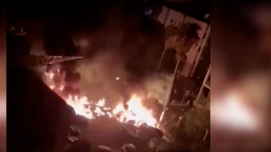 Sebuah video menampilkan detik-detik rumah sakit Gaza dibombardir Israel. (Tangkapan Layar Video Reuters)