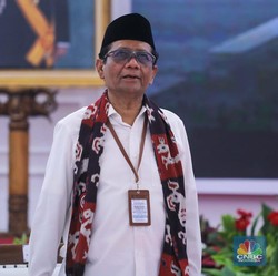 Pakai Baju Putih Pilpres 2019, Mahfud MD: Masih Muat Kan