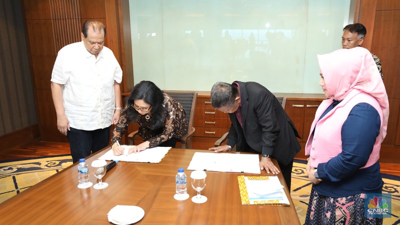 CT ARSA Foundation bekerja sama dengan Pemerintah Provinsi Sulawesi Tenggara membangun rumah sakit khusus kaum duafa di Palu, Sulteng, Kamis (19/10/2023). (CNBC Indonesia/Tri Susilo) CT ARSA Foundation bekerja sama dengan Pemerintah Provinsi Sulawesi Tenggara membangun rumah sakit khusus kaum duafa di Palu, Sulteng, Kamis (19/10/2023). (CNBC Indonesia/Tri Susilo)