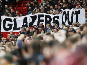 Gary Neville ke Keluarga Glazer: Cepat Tinggalkan MU!