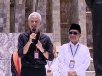 Kemeja Putih Mahfud Ternyata untuk Pilpres 2019 Bareng Jokowi