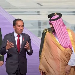 Takbir! Diminta Jokowi, Pangeran MBS Tambah Kuota Haji RI