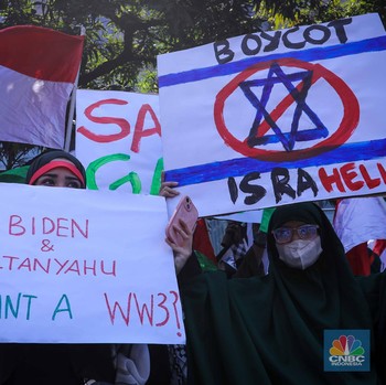 Penampakan Massa Geruduk Kantor PBB Tolak Perang Israel-Hamas