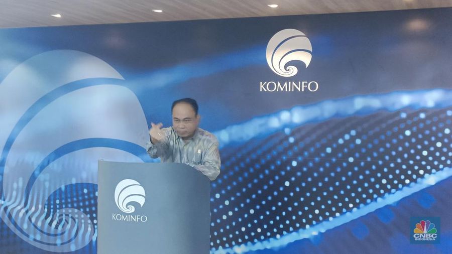 Menteri Kominfo Budi Arie Setiadi dalam Konferensi Pers Perkembangan Penanganan Judi Online, di kantor Kominfo, Jakarta (CNBC Indonesia/novina)