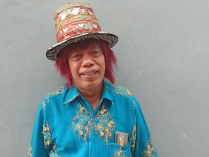 Stroke Tak Halangi Pak Tarno untuk Tetap Bekerja Demi Keluarga