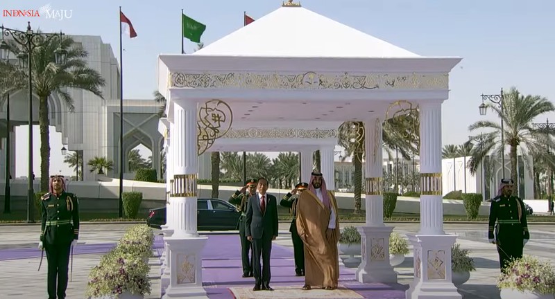 Pertemuan Presiden Jokowi dengan PM Kerajaan Arab Saudi Mohammed bin Salman, Riyadh, 19 Oktober 2023. (Tangkapan Layar Youtube) Pertemuan Presiden Jokowi dengan PM Kerajaan Arab Saudi Mohammed bin Salman, Riyadh, 19 Oktober 2023. (Tangkapan Layar Youtube)