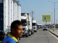 Antrean Truk Bantuan Mengular di Perbatasan Israel-Palestina