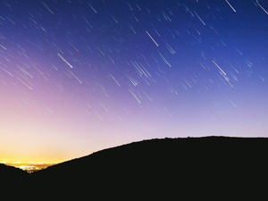 Fenomena Hujan Meteor Terjadi 30-31 Juli 2026: Cara Lihat di Indonesia!