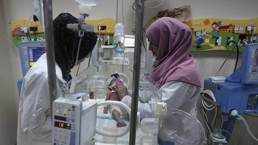 Ledakan akbiat serangan udara Israel di Jalur Gaza. (REUTERS)