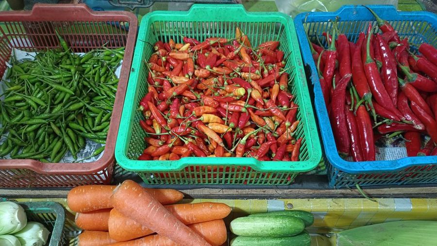 Harga cabai rawit merah di Pasar Jaya Gondangdia, Jakarta Pusat mengalami kenaikan harga sejak sepekan lalu. (CNBC Indonesia/Martyasari Rizky)
