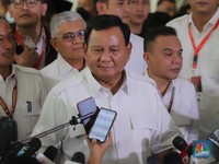 Viral Prabowo 'Lari' dari Wartawan, Jawab Isu Gibran