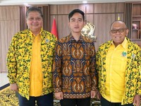 Airlangga Jawab Kabar Gibran PDIP Sudah Jadi Kader Golkar