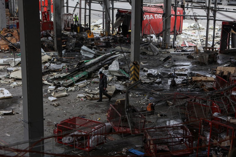 Foto udara memperlihatkan kondisi pusat distribusi pos perusahaan Nova Post yang hancur akibat serangan rudal Rusia di kota Kharkiv, Ukraina, MInggu (22/10/2023) waktu setempat. (REUTERS/Sofiia Gatilova)Press service of the Ministry of Internal Affairs of Ukraine/Handout via REUTERS) Foto udara memperlihatkan kondisi pusat distribusi pos perusahaan Nova Post yang hancur akibat serangan rudal Rusia di kota Kharkiv, Ukraina, MInggu (22/10/2023) waktu setempat. (REUTERS/Sofiia Gatilova)Press service of the Ministry of Internal Affairs of Ukraine/Handout via REUTERS)