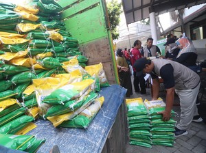 Bos Bulog Bebaskan Toko Beras Beli SPHP Lebih dari 2 Ton