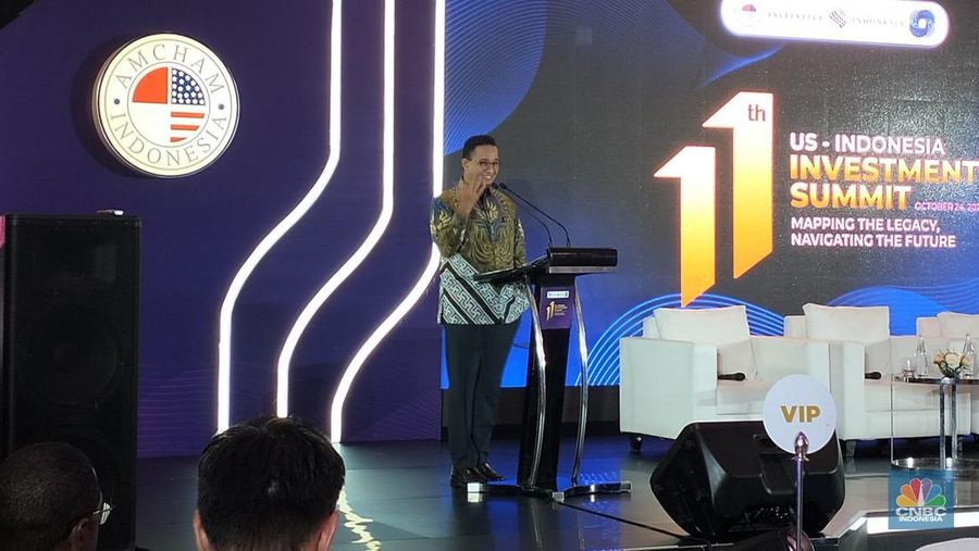 Anies Baswedan, pidato di acara 11th US-Indonesia Investment Summit, Mapping the Legacy, Navigating The Future 24 Oktober 2023 di Hotel mandarin oriental jakarta. (CNBC Indonesia/Rosseno Aji Nugroho)