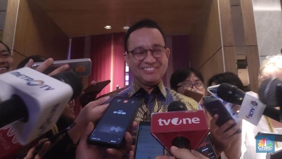 Anies Baswedan, pidato di acara 11th US-Indonesia Investment Summit, Mapping the Legacy, Navigating The Future 24 Oktober 2023 di Hotel mandarin oriental jakarta. (CNBC Indonesia/Rosseno Aji Nugroho)