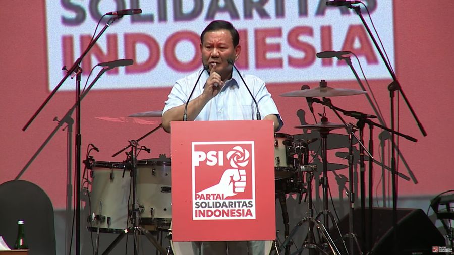 Bakal Calon Presiden (Bacapres), Prabowo Subianto saat memberikan pidato dalam Konser Pilpres Santuy Bakal Calon Presiden (Bacapres), Prabowo Subianto saat memberikan pidato dalam Konser Pilpres Santuy