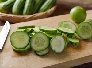 10 Manfaat Timun yang Kaya Nutrisi, Bisa Memperkuat Tulang!