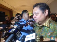 Airlangga Bagikan Bantuan Pangan, Tenang Masih Sampai Juni 2024!