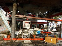 Makin Sengsara! Potret Israel Hancurkan Pom Bensin di Gaza