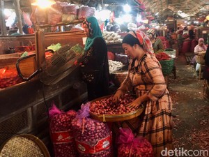 Geliat Malam di Pasar Pabean Surabaya yang Berdiri Sejak 1849