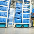 Kerja Lebih Cepat, Amazon Pamer Robot Ganti Manusia di Gudang