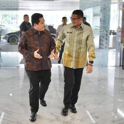 Tiba-Tiba Erick Bicara 4 Mata dengan Sandiaga Uno, Ada Apa?