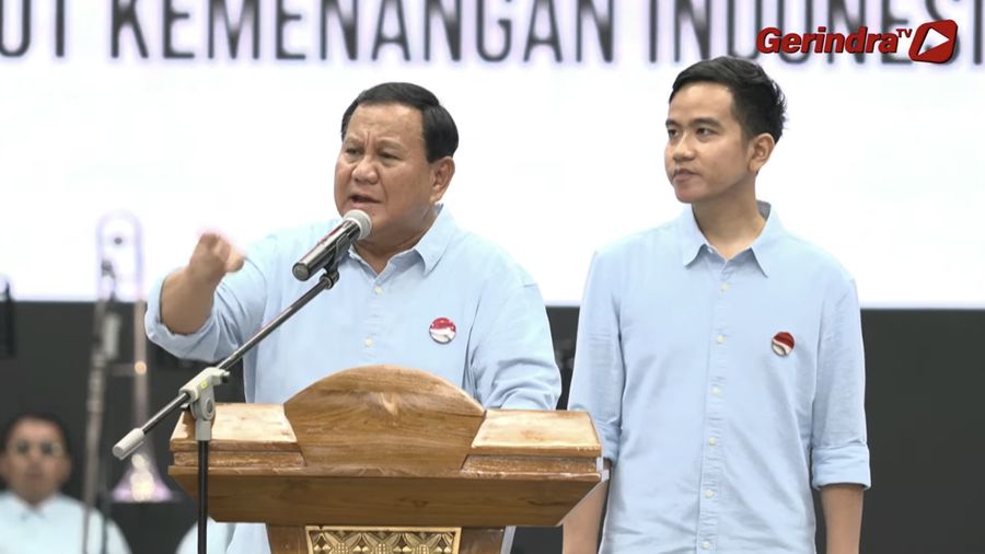 Pasangan calon Prabowo Subianto dan Gibran Rakabuming Raka saat deklarasi di GBK Arena, Jakarta. (Tangkapan Layar Youtube Grindra TV)