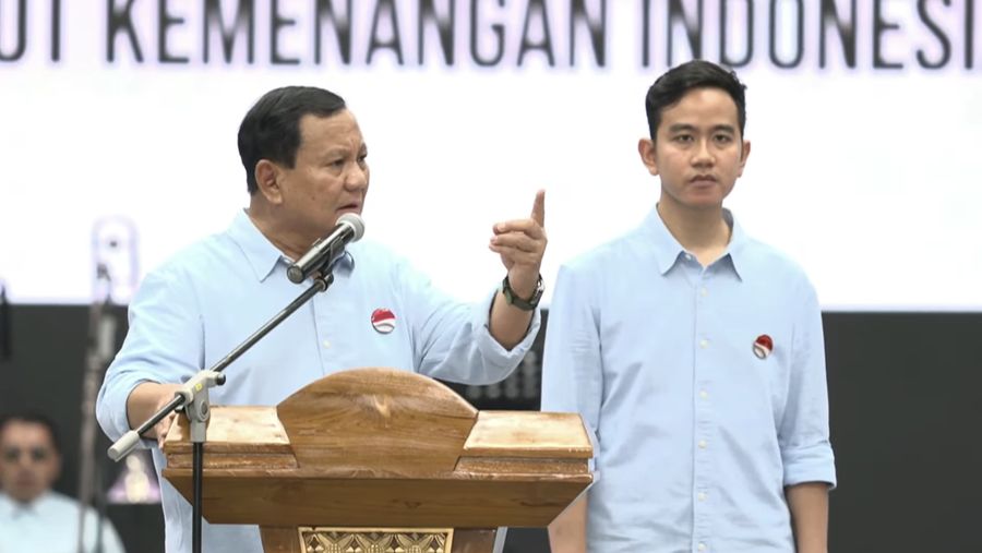 Pasangan calon Prabowo Subianto dan Gibran Rakabuming Raka saat deklarasi di GBK Arena, Jakarta. (Tangkapan Layar Youtube Grindra TV)