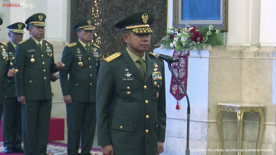Presiden Joko Widodo memganggat Agus Subiyanto sebagai Kepala Staf TNI Angkatan Darat. (Tangkapan Layar Youtube Sekretariat Presiden)