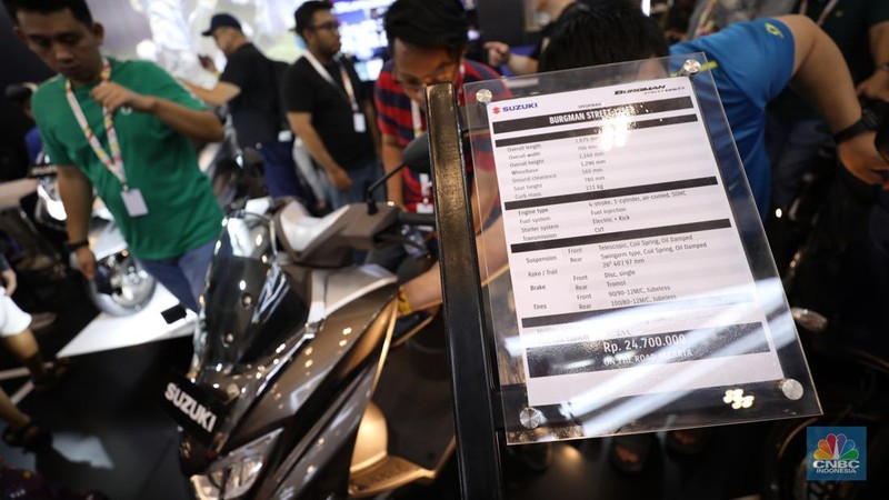 Suzuki Burgman Street 135 EX di pameran Indonesia Motorcycles Show atau IMOS+ 2023, ICE BSD, Tangerang, Rabu (25/10/2023). (CNBC Indonesia/Tri Susilo)