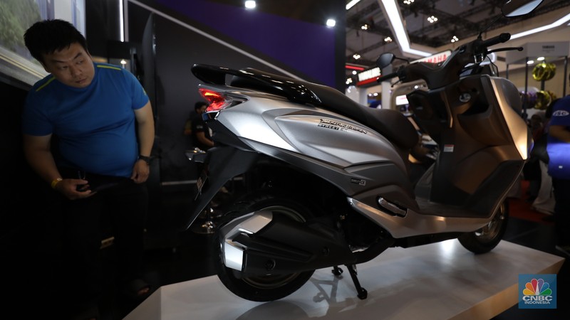 Suzuki Burgman Street 135 EX di pameran Indonesia Motorcycles Show atau IMOS+ 2023, ICE BSD, Tangerang, Rabu (25/10/2023). (CNBC Indonesia/Tri Susilo) Suzuki Burgman Street 135 EX di pameran Indonesia Motorcycles Show atau IMOS+ 2023, ICE BSD, Tangerang, Rabu (25/10/2023). (CNBC Indonesia/Tri Susilo)