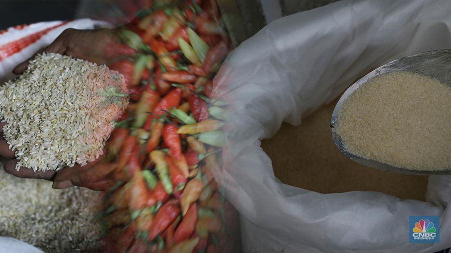 Foto kolase beras, cabai rawit merah kriting, dan gula. (CNBC Indonesia)a
