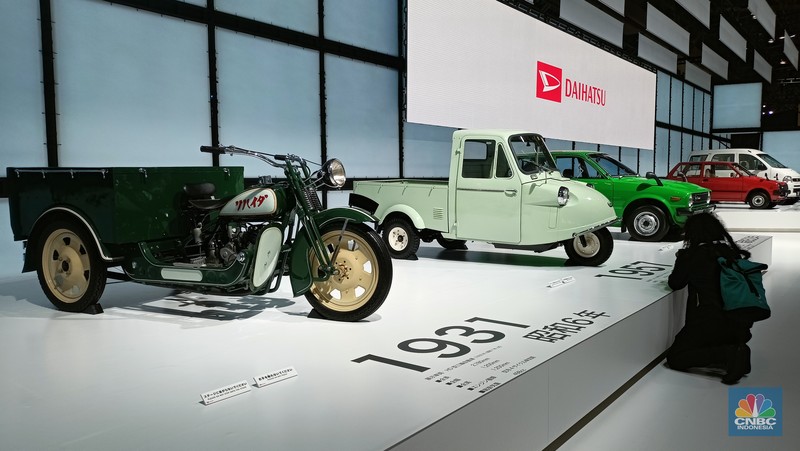 Kendaraan legendaris Daihatsu di Japan Mobility Show. (CNBC Indonesia/Ferry Sandi) Kendaraan legendaris Daihatsu di Japan Mobility Show. (CNBC Indonesia/Ferry Sandi)