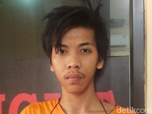 Detik-detik Pria Acungkan Sajam di Tol Tangerang gegara Tak Terima Diklakson