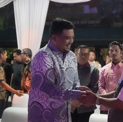 Hasto Sebut Bobby Mantu Jokowi Tak Boleh Daftar Pilkada 2024