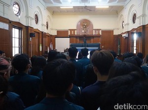 Jaksa Ungkap Roy Bunuh Angeline di Kamar Kos, Ada Hubungan Asmara